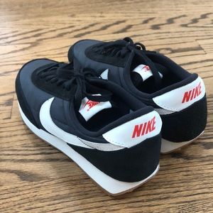 Nike daybreak sneakers, brand new out of box